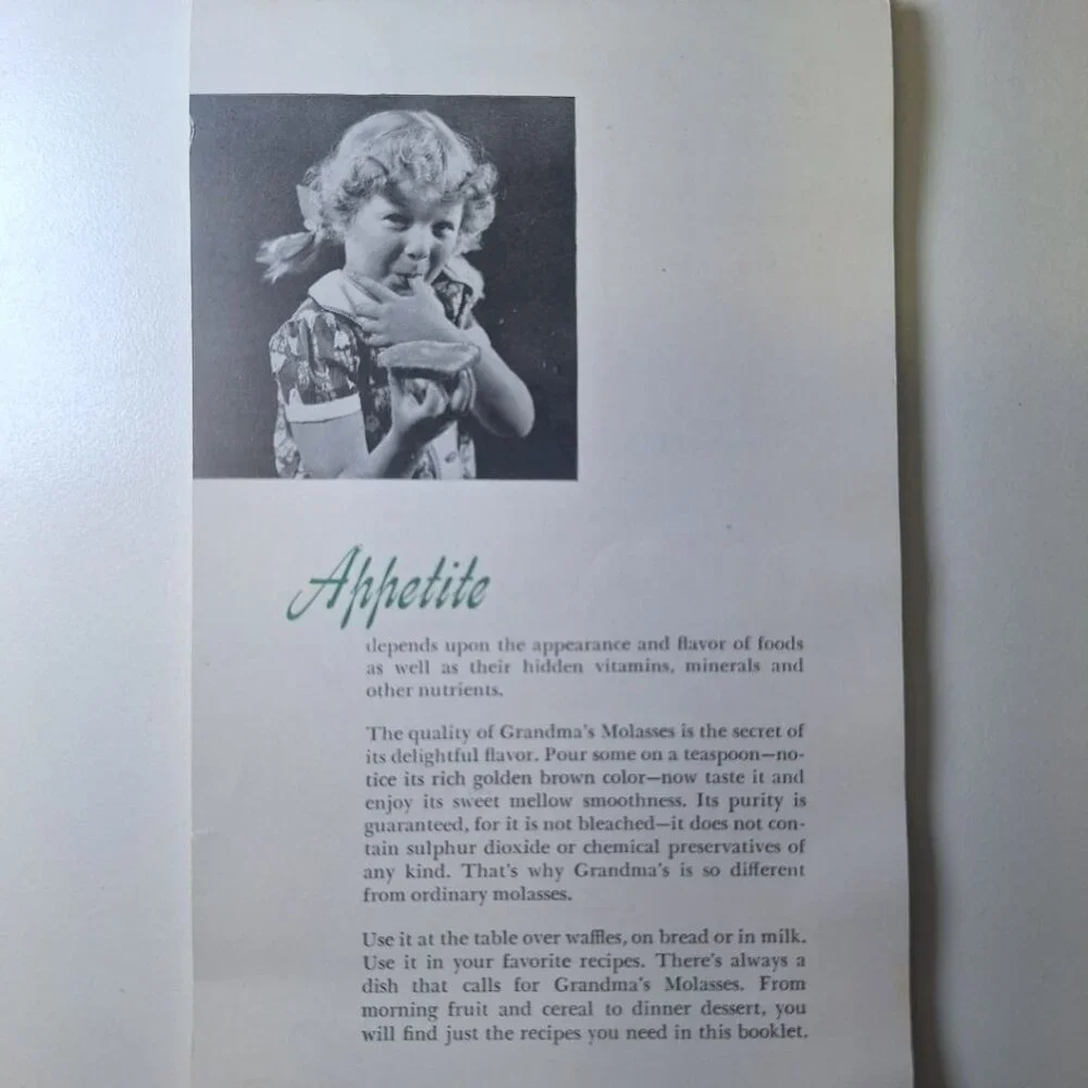 101 Recipes Grandmas Molasses‎ Old Fashioned Vintage Booklet 1945 Baking Cookies